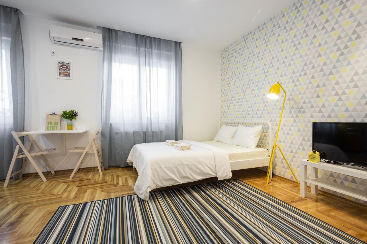 نوفي ساد Giallo Apartment - Free Private Parking المظهر الخارجي الصورة