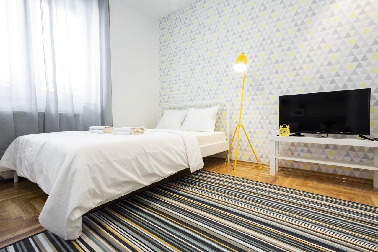 نوفي ساد Giallo Apartment - Free Private Parking المظهر الخارجي الصورة