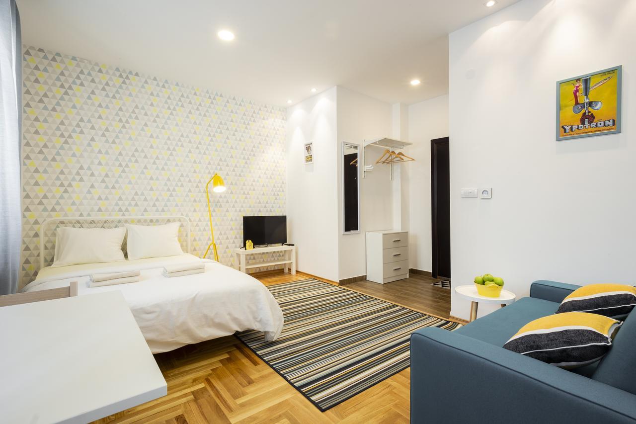 نوفي ساد Giallo Apartment - Free Private Parking المظهر الخارجي الصورة